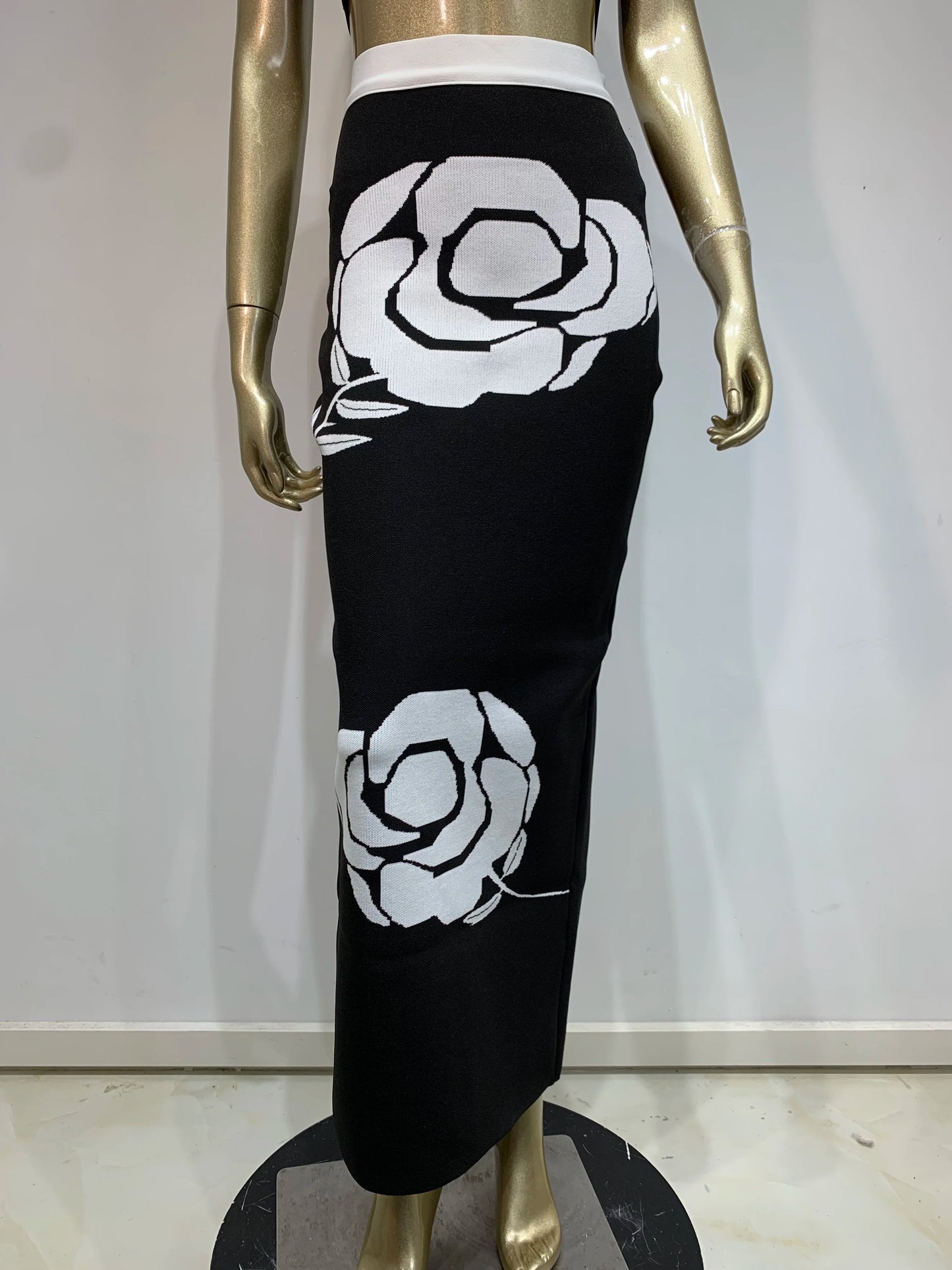 Maxy Women Summer Sexy Backless Halter Rose Jacquard Black Two Pieces Skirt Bandage Set 2024 Celebrity Designer Fashion Women's Set