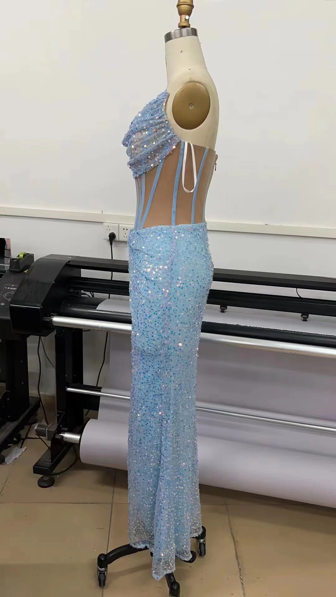 Women 2024 Autumn Blue Maxy Dress Sequins Decorations Gauze Splicing Slim Long Skirt Celebrity Evening Party Red Carpet Gown