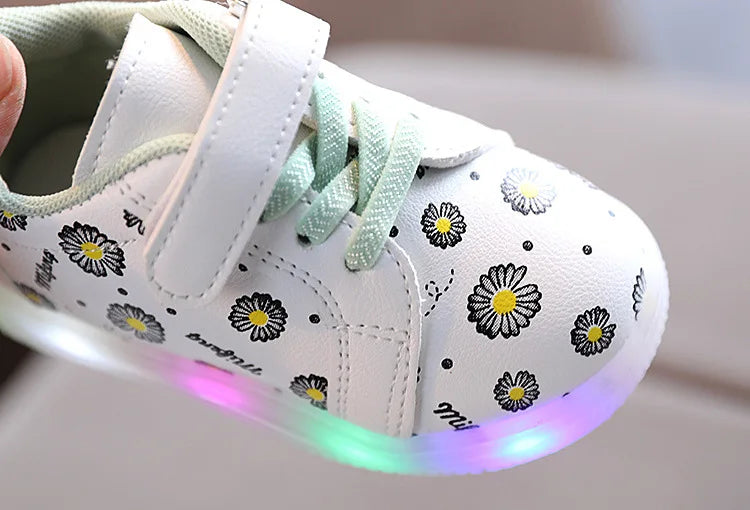 Maxy Spring Autumn New light-up Kids Shoes Boys Girls LED Flashing Korean Style Casual Shoes Baby Toddler Daisy Sneakers DX004