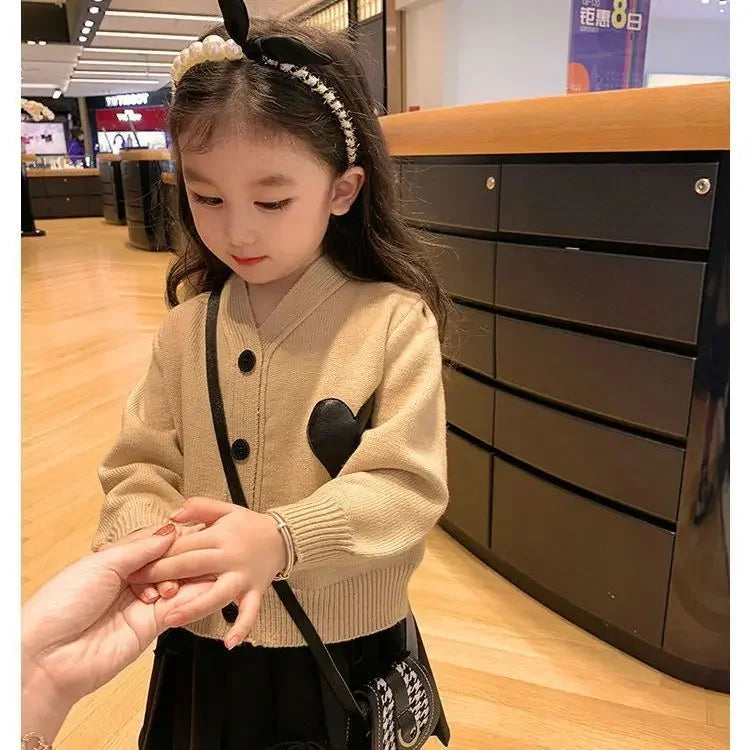 Maxy Kids Girls Cute Heart Cardigan 2024 New Arrival Children Casual Spring Autumn Cothing Khaki Sweaters Baby Girls Knitted Tops