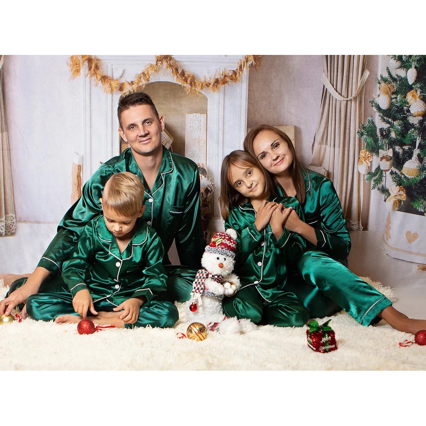 Solid Color Green Red Family Matching Pajamas Christmas Satin Monther Kids Sleepwear Outfits 2 Piece Suit 2023 New Year Pyjamas