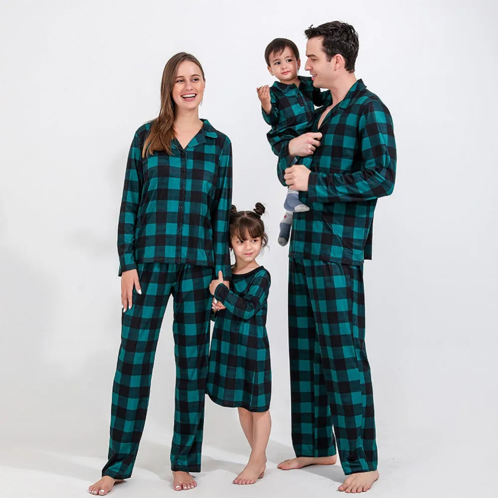 Maxy Cute Green Plaid Family Matching Christmas Pajamas Sets Cute Holiday Outfits for Kids & Parents