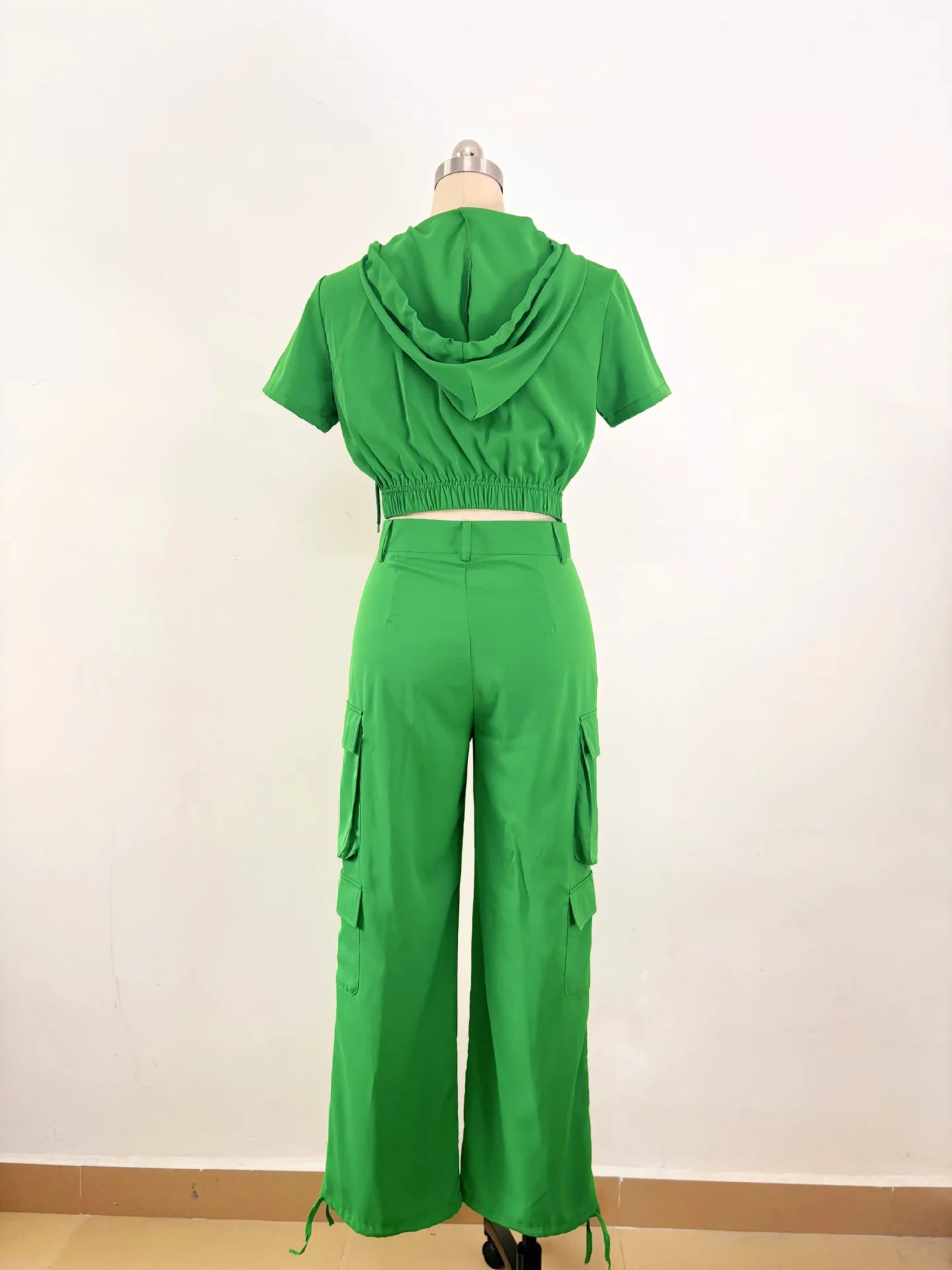 Maxy Fashion Two Piece Set Women Outfit Summer Temperament Short Sleeved Hooded Zipper Top &Casual Pocket Design Cargo Pants Set