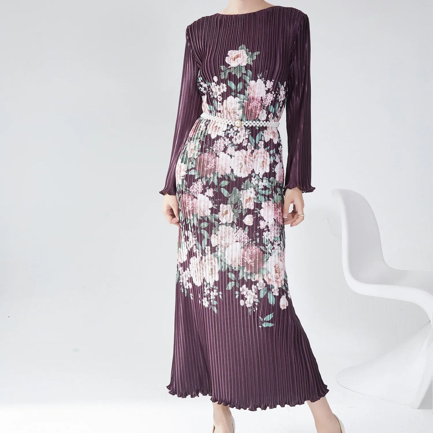 Maxy Autumn Women's Premium Miyake Floral Print Round-Neck Loose Dress Elegant & Versatile Maxy Dress for Mature Chic