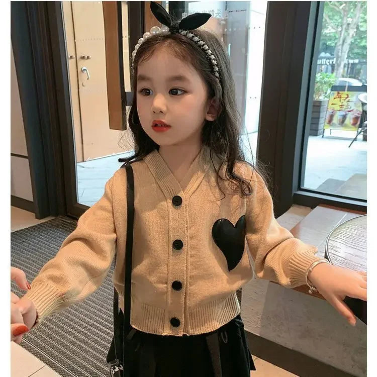 Maxy Kids Girls Cute Heart Cardigan 2024 New Arrival Children Casual Spring Autumn Cothing Khaki Sweaters Baby Girls Knitted Tops