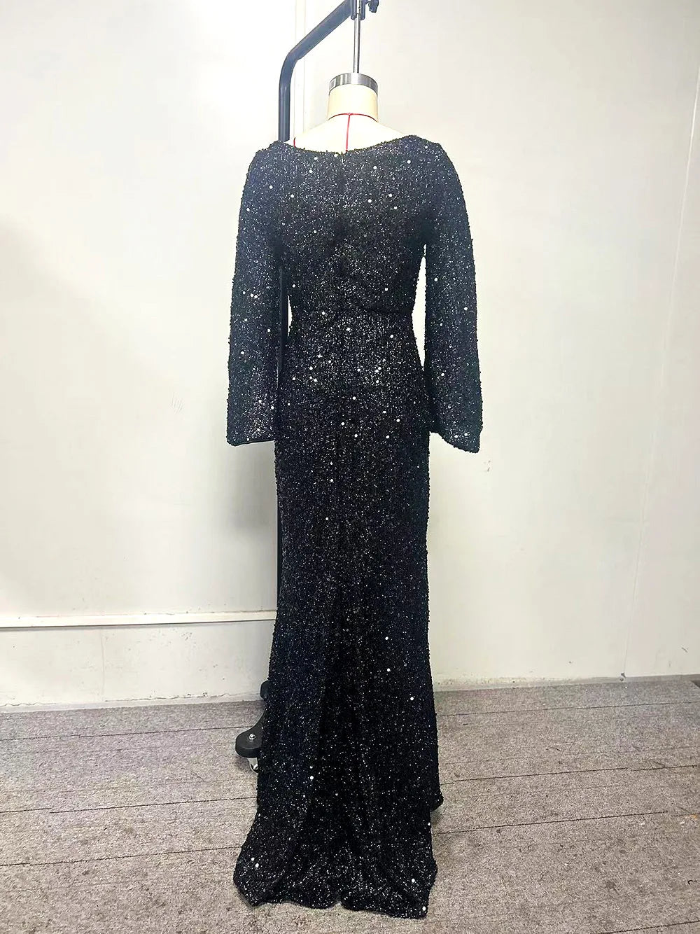 Maxy Elegant Sequins Prom Dress Women Fashion V-neck Wrapped Hip Flare Sleeve Long Evening Dress Chic Solid Party Gown Dresses