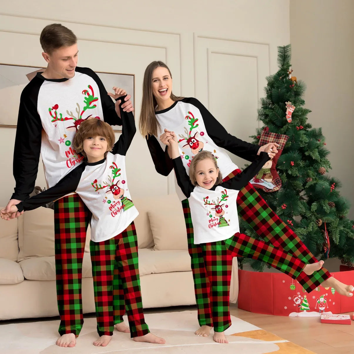 Maxy Autumn new Christmas family suit Dad Mom Boys and girl's pajamas baby crawling suit Family suit dog clothing Christmas home wear