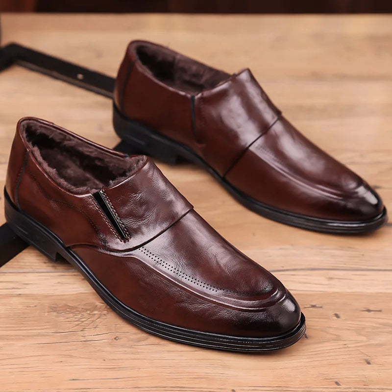 Visco Men's shoes autumn new style men's British business casual leather shoes trend four seasons pointed loafers