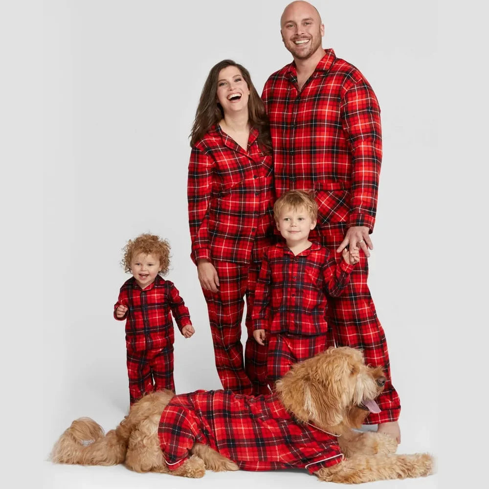 Christmas Family Matching Pajamas Set With Plaids Long Sleeve Tops and Pants Adults Kids Soft and Comfy Home Wear Dog Clothes