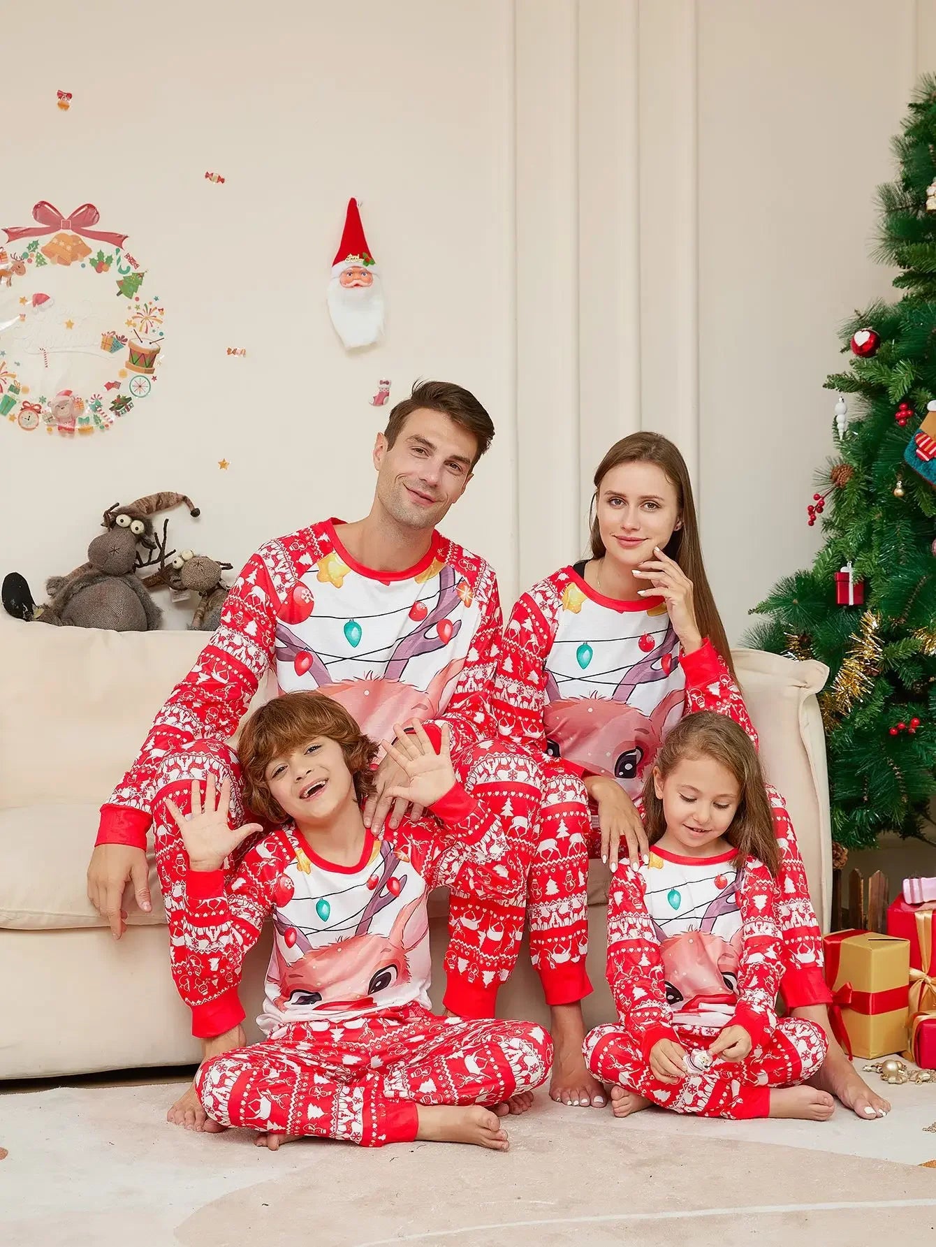 New 2024 Xmas Family Look Soft Pajamas Set Cute Deer Print Mother Father Kids Baby Dog Matching Clothes Casual Loose Sleepwear