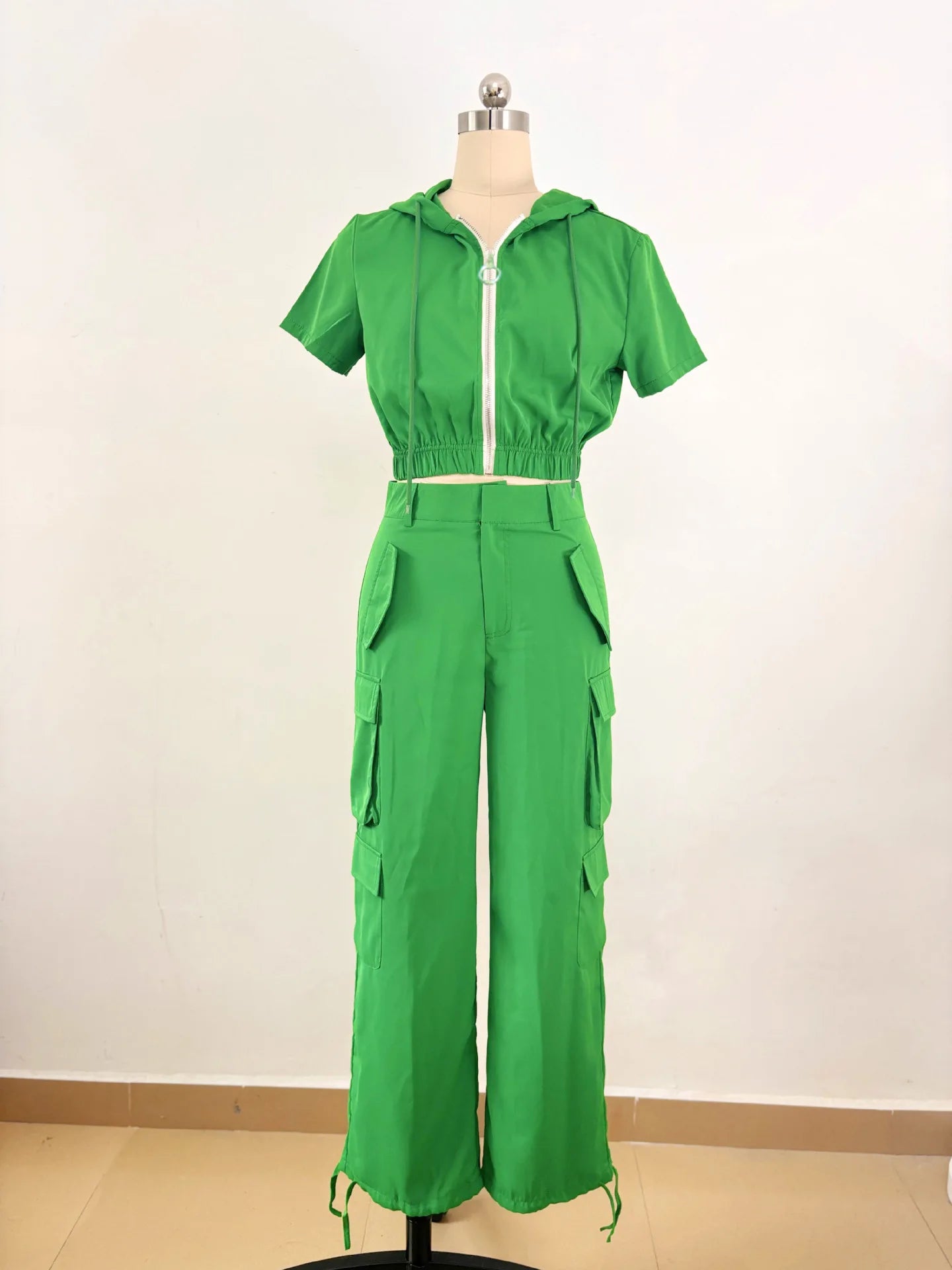 Maxy Fashion Two Piece Set Women Outfit Summer Temperament Short Sleeved Hooded Zipper Top &Casual Pocket Design Cargo Pants Set