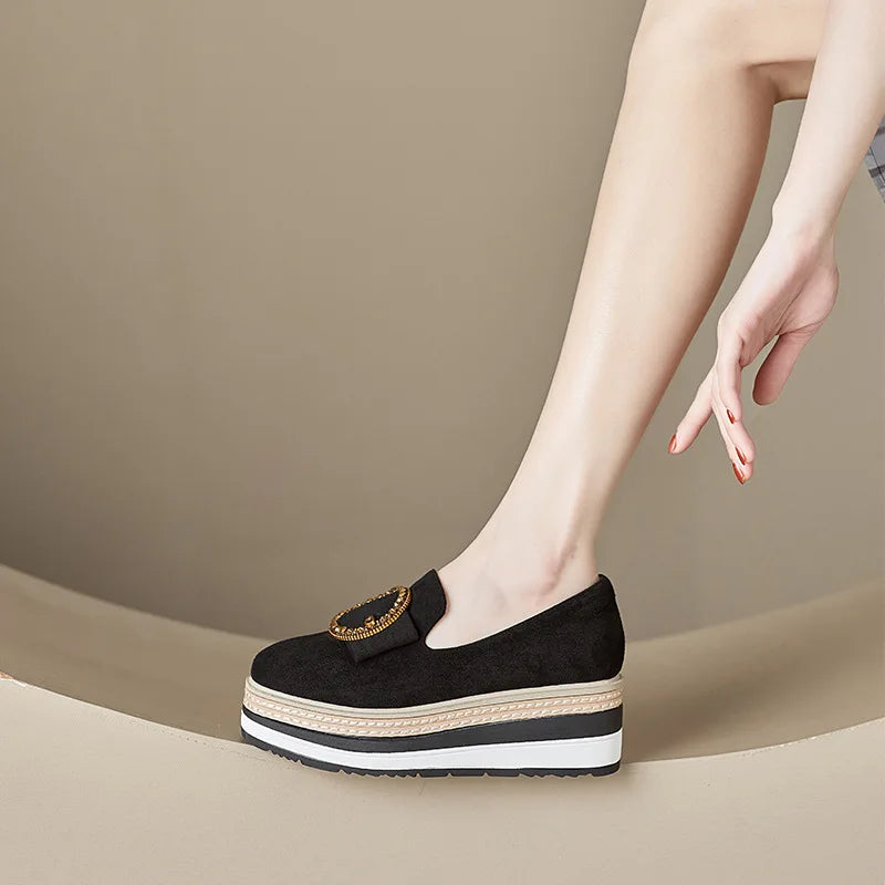 Amay Shoes Woman Casual Female Sneakers Flats British Style Metal Chain Round Toe Clogs Platform Autumn Loafers With Fur Slip-on
