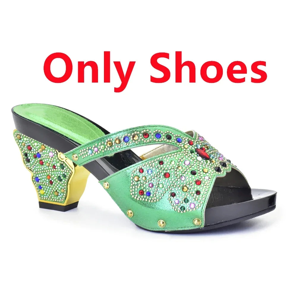 Max New Arrival Green Color Women Shoes and Bag Set In Italy High Quality African Wedding Shoe and Bag Set Decorated with Rhinestone.