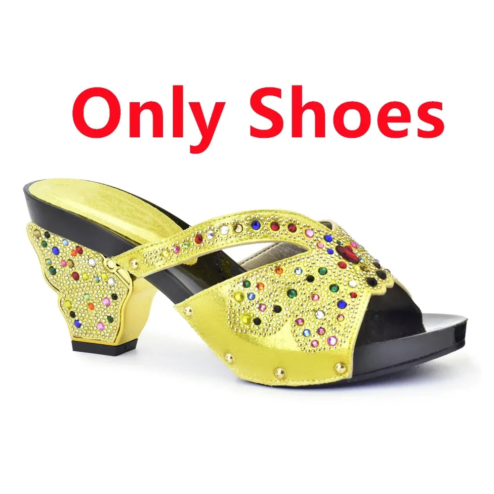 Max New Arrival Green Color Women Shoes and Bag Set In Italy High Quality African Wedding Shoe and Bag Set Decorated with Rhinestone.