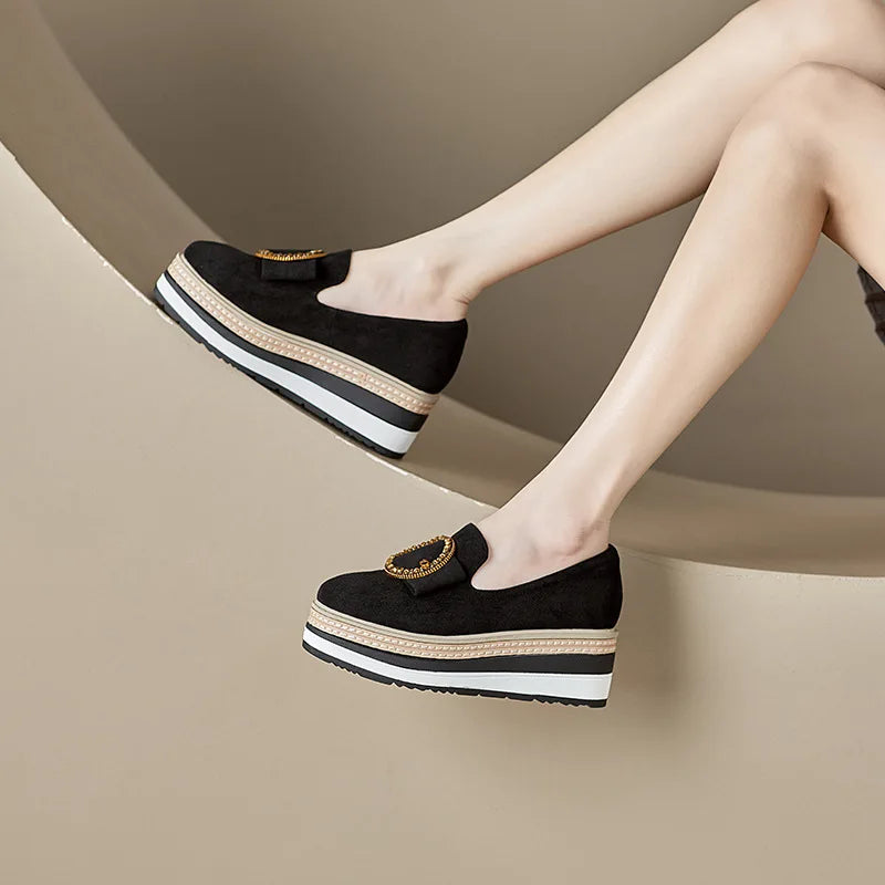 Amay Shoes Woman Casual Female Sneakers Flats British Style Metal Chain Round Toe Clogs Platform Autumn Loafers With Fur Slip-on