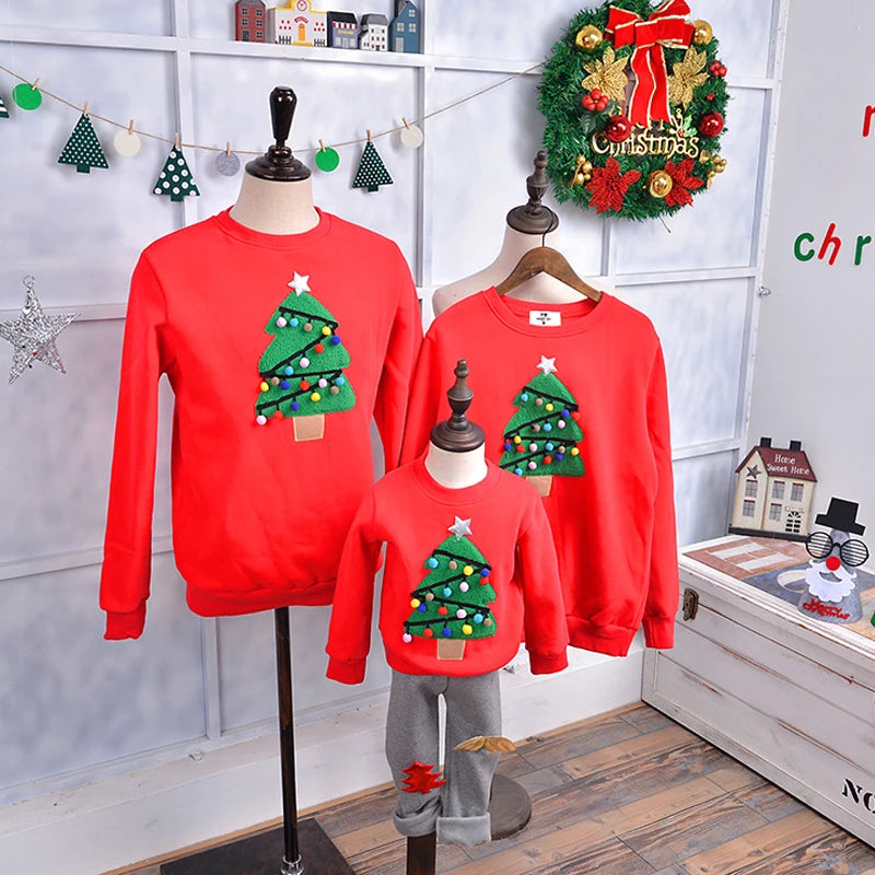 Maxy 2024 New Christmas Sweaters Family Matching Clothes Outfits Baby Girl Boy Mommy and Dad Mom Thick Deer Santa Claus Pajamas