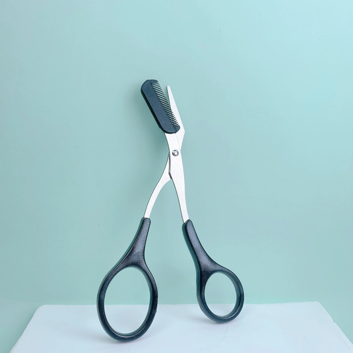 Maxy Eyebrow Razor Scissor Stainless Steel Safe Anti-scratch Trimmer for Beginners Crescent Sharp Beauty Tool Multi-color