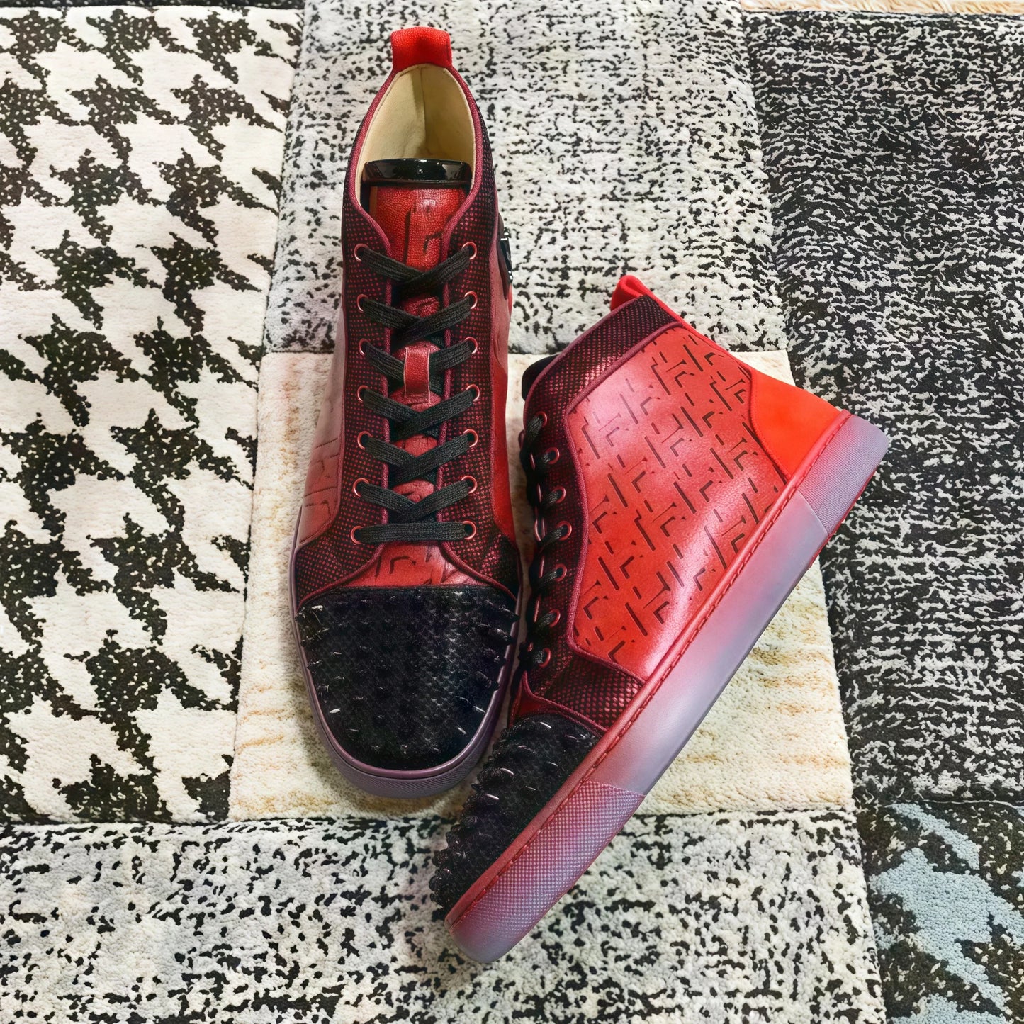 Visco Designer Style High-Top Sneakers Man Red Leather Black Rivets Mens Casual Sports Shoes Letters Red Sole flats High Quality