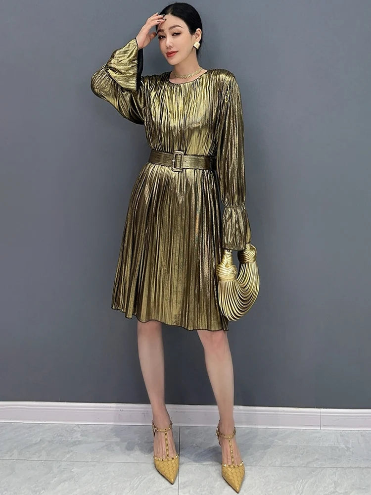 SHENGPALAE 2024 Summer New Pleated Gilded Gold Luxurious Fashionable Long Sleeved Round Neck With Belt Versatile Dresses 5C1280