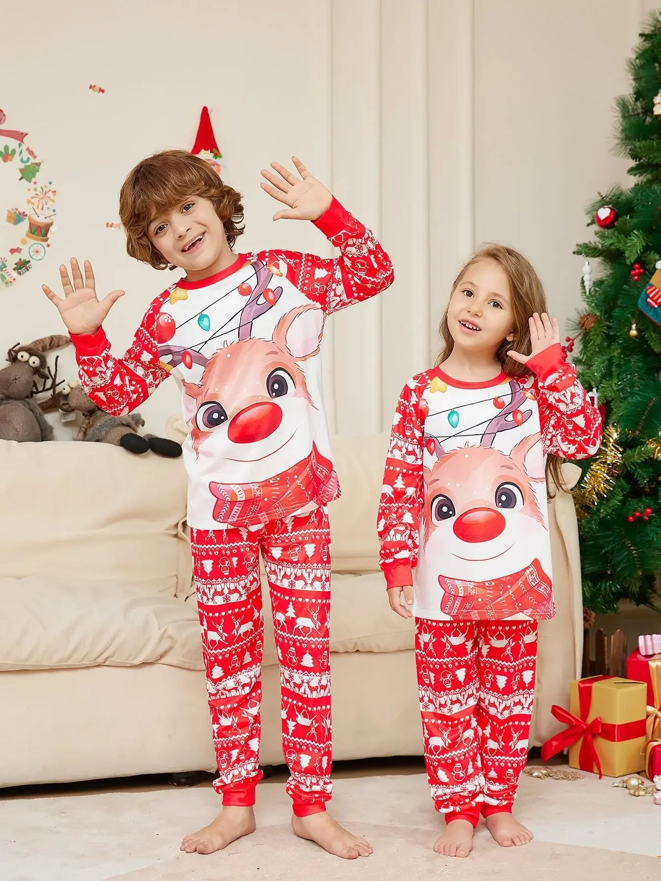 New 2024 Xmas Family Look Soft Pajamas Set Cute Deer Print Mother Father Kids Baby Dog Matching Clothes Casual Loose Sleepwear