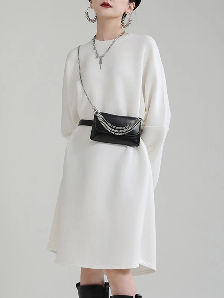 Maxy [EAM] Women White Big Size Shaped Long Dress New Round Neck Long Sleeve Loose Fit Fashion Tide Spring Autumn 1DE4098