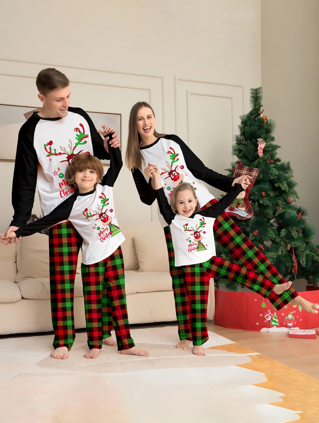 Maxy Autumn new Christmas family suit Dad Mom Boys and girl's pajamas baby crawling suit Family suit dog clothing Christmas home wear