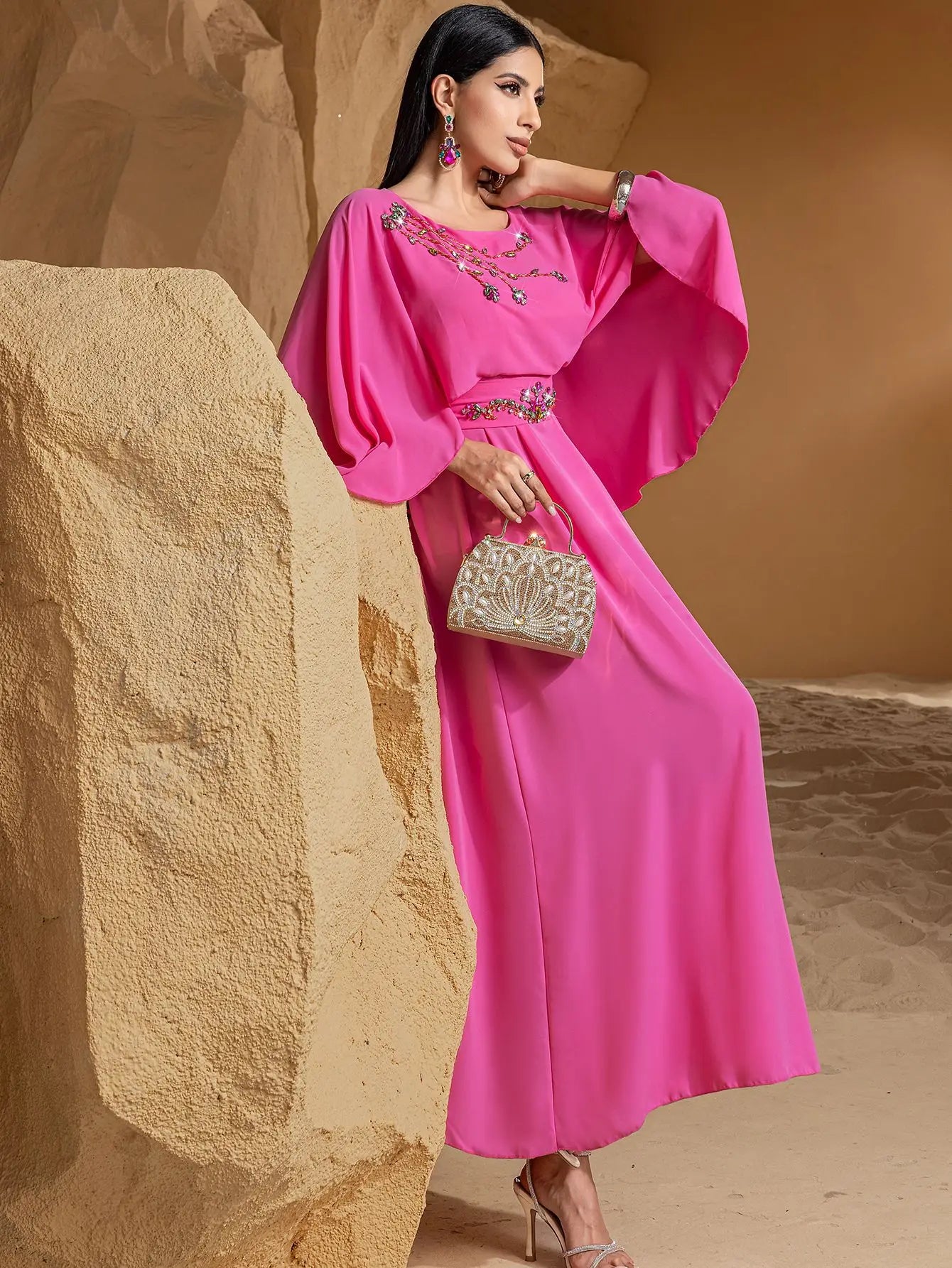 Maxy solid-color shawl dress from Dubai and Turkey, and a high-end beaded fashionable dress from Saudi Arabia. S-XXL