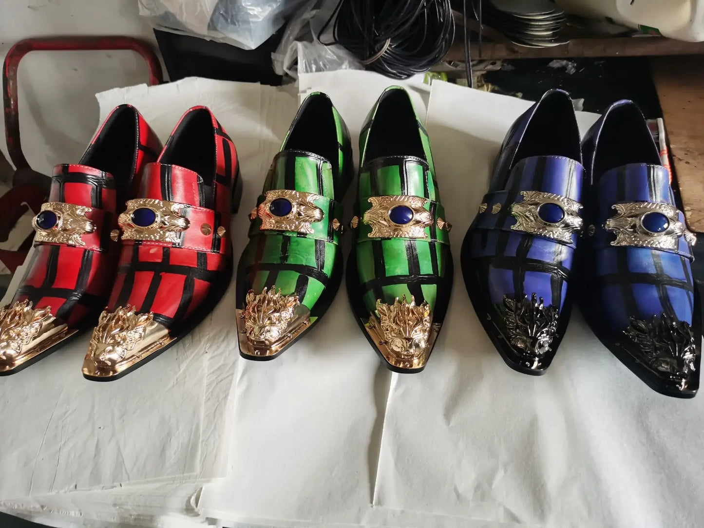 Maxy Italian Party Men Dress Shoes Business Plus Size Male Wedding Formal Shoes Shiny Metal Charm Pointed Toe Genuine Leather Shoes
