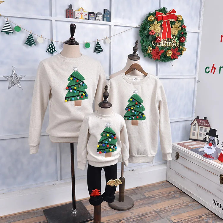 Maxy 2024 New Christmas Sweaters Family Matching Clothes Outfits Baby Girl Boy Mommy and Dad Mom Thick Deer Santa Claus Pajamas