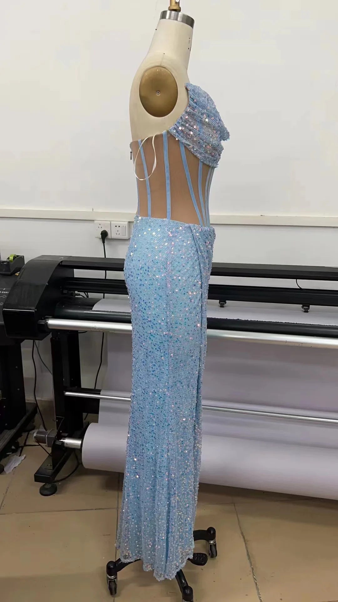 Women 2024 Autumn Blue Maxy Dress Sequins Decorations Gauze Splicing Slim Long Skirt Celebrity Evening Party Red Carpet Gown