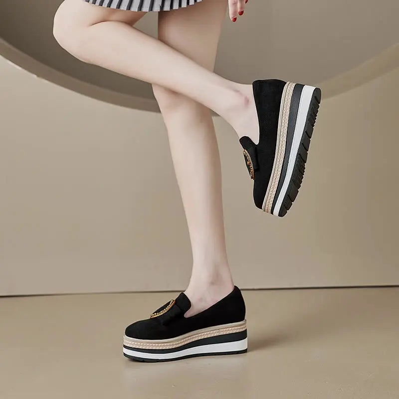 Amay Shoes Woman Casual Female Sneakers Flats British Style Metal Chain Round Toe Clogs Platform Autumn Loafers With Fur Slip-on