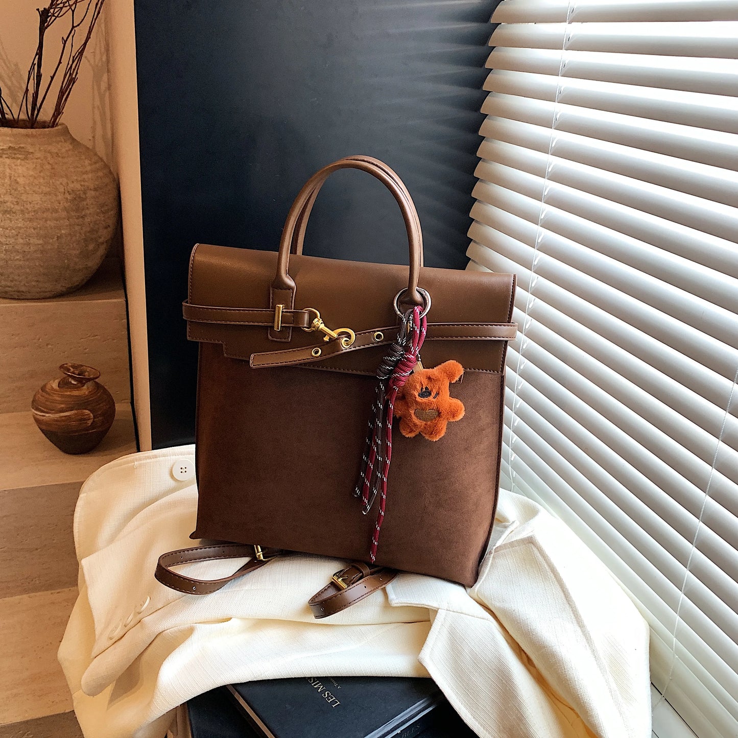 Maxy Shoulder bag for women, large capacity new retro casual hand-held backpack, high-end travel backpack