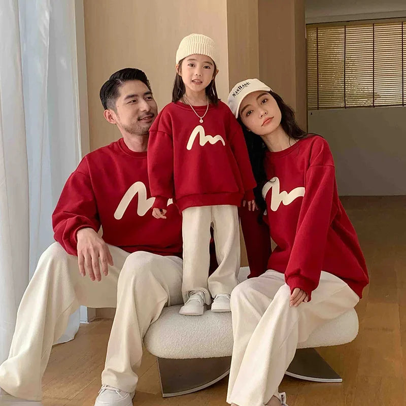 Maxy Father Mother and Children Matching Clothes Family Sweatshirt Winter Mom Boy Girl Warm Tops Dad Daughter Son Christmas Clothing