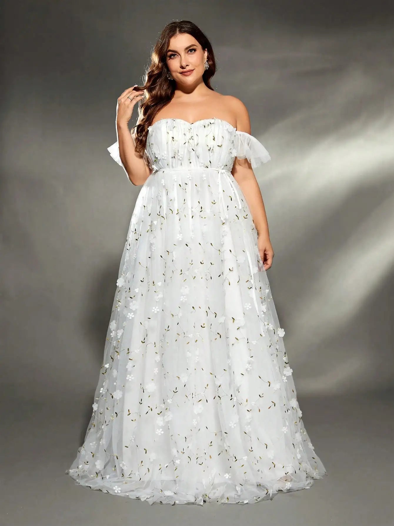 Macy plus size  Line collar three-dimensional embroidered retraction mesh big swing wedding dress Evening gown ball dress