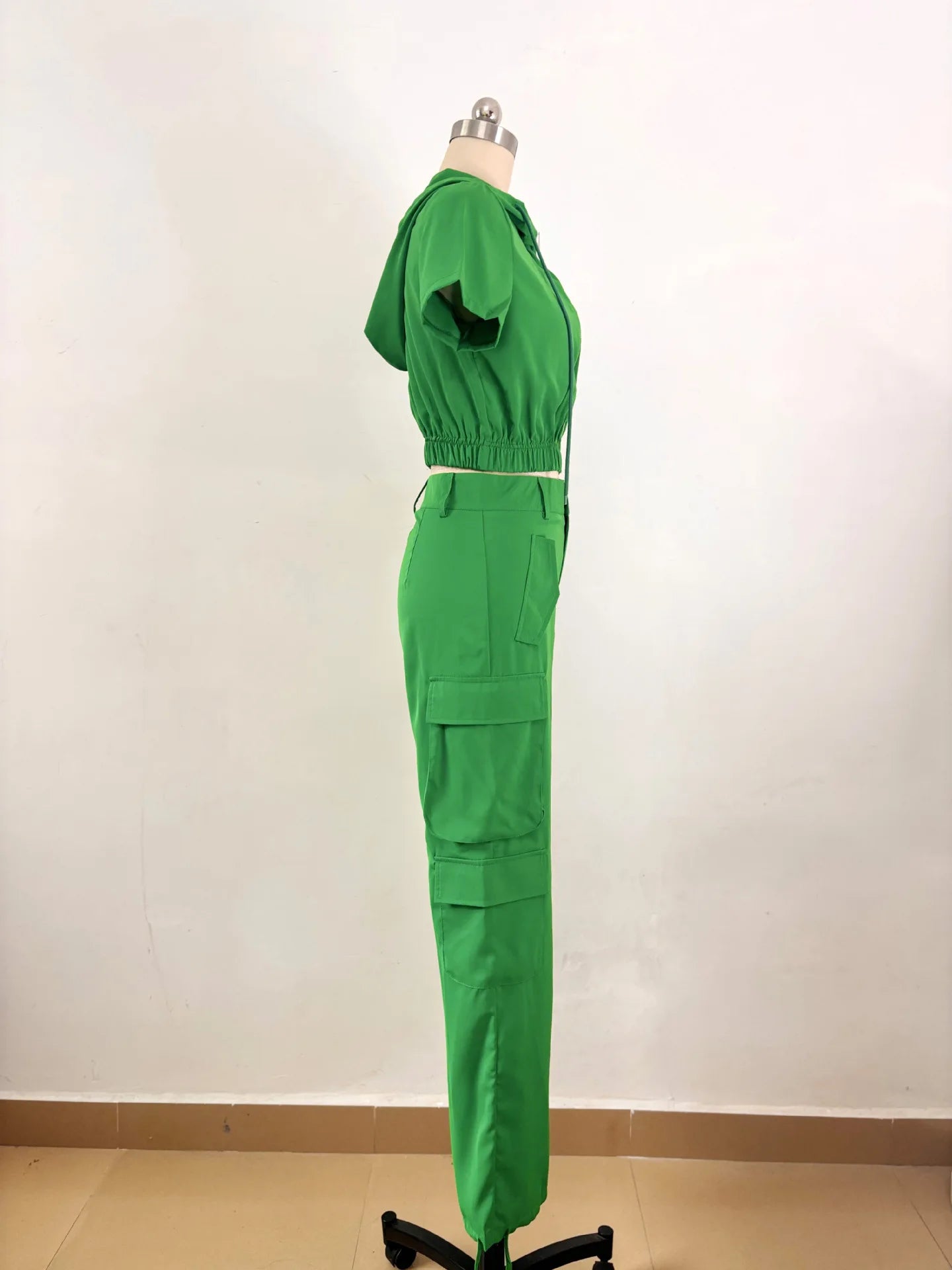 Maxy Fashion Two Piece Set Women Outfit Summer Temperament Short Sleeved Hooded Zipper Top &Casual Pocket Design Cargo Pants Set