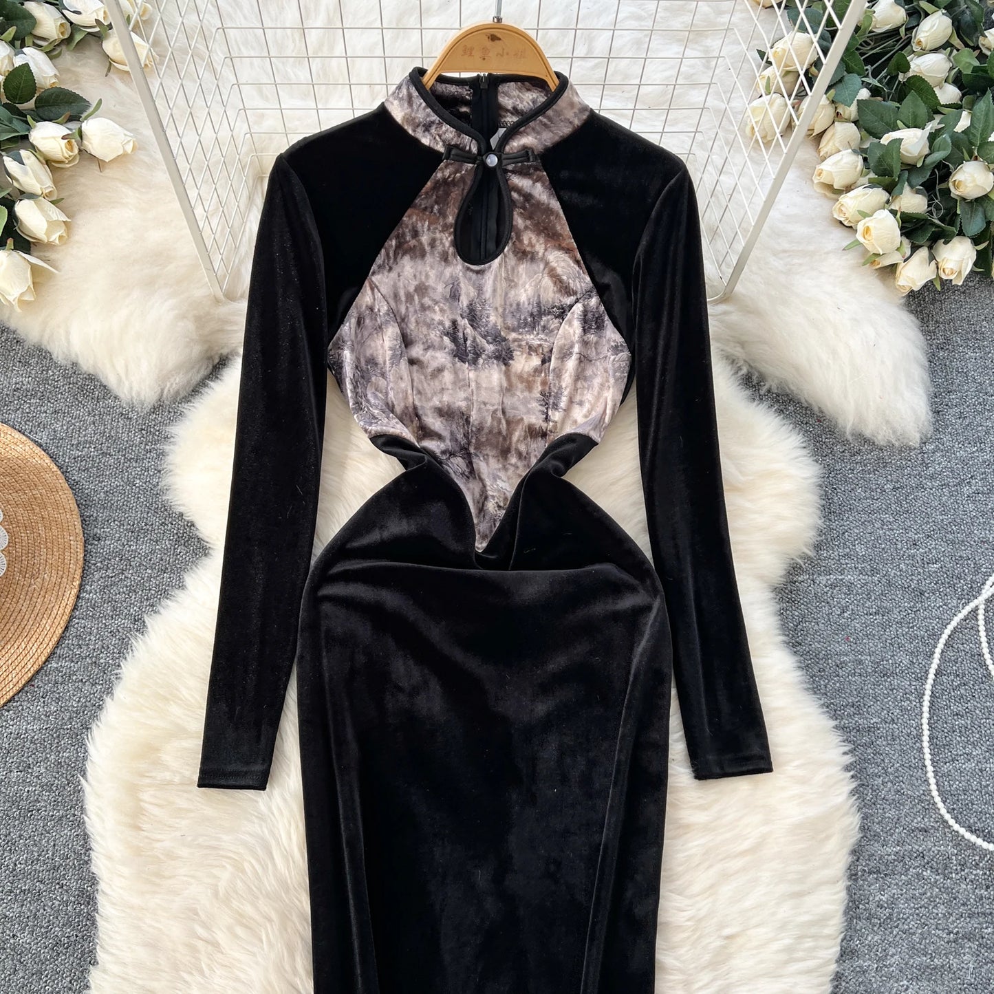 Amay Elegant Long Sleeves Vintage Stand Collar Chic Hollow Out Velour Slim Split Cheongsam Evening High Street Autumn Winter Dresses