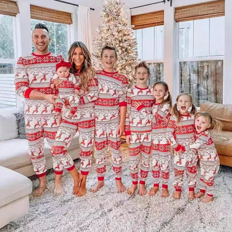 Maxy 2024 Christmas Deer Family Matching Outfits Look Father Mother Kids Baby Pajamas Sets Daddy Mommy and Me Xmas Pj's Clothes.