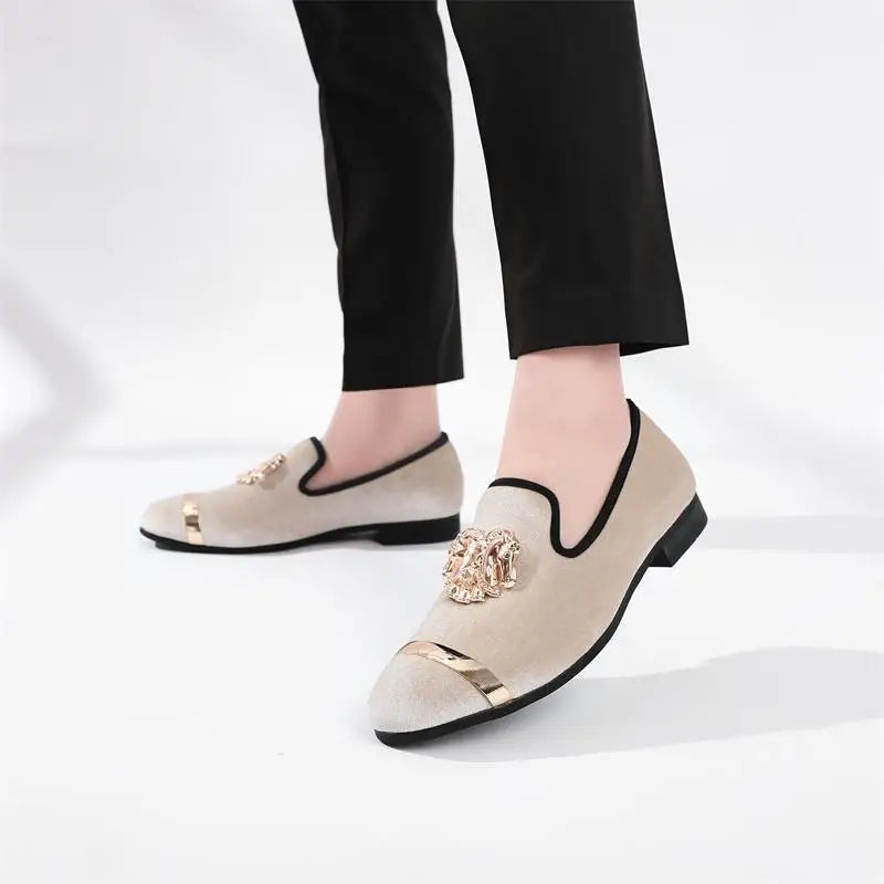Visco Men Party Dinner Formal Shoes Fashion Gentleman Wedding Dress Shoes for Men Casual Shoes Beige Velvet Loafers