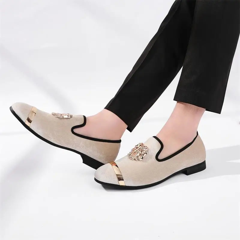 Visco Men Party Dinner Formal Shoes Fashion Gentleman Wedding Dress Shoes for Men Casual Shoes Beige Velvet Loafers