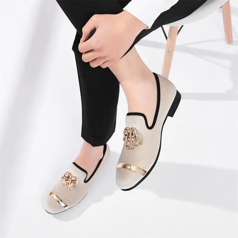 Visco Men Party Dinner Formal Shoes Fashion Gentleman Wedding Dress Shoes for Men Casual Shoes Beige Velvet Loafers