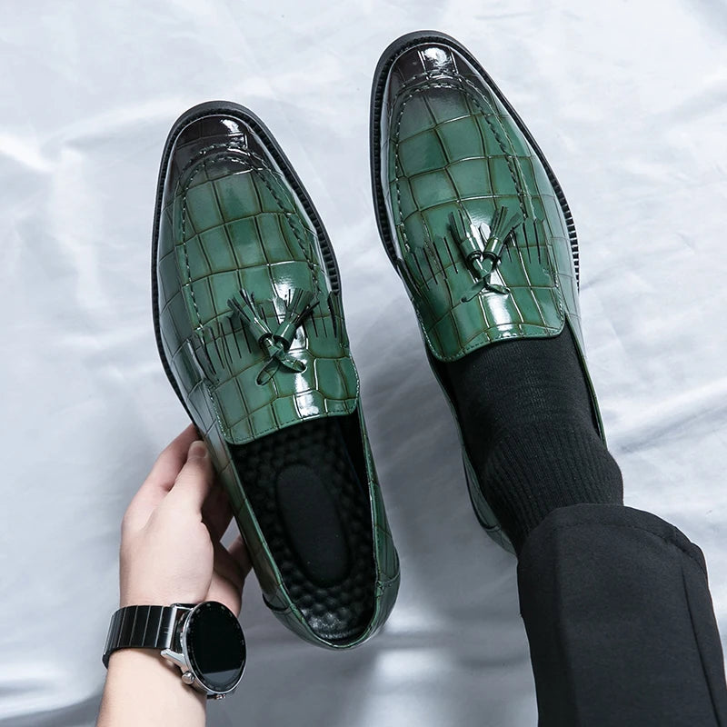 Maxy Classic Men's Casual Loafers Driving Shoes Moccasin Fashion Male Comfortable Slip-On Leather Shoes Men Green Tassel Dress Shoes