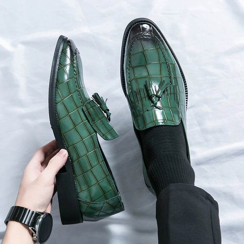 Maxy Classic Men's Casual Loafers Driving Shoes Moccasin Fashion Male Comfortable Slip-On Leather Shoes Men Green Tassel Dress Shoes