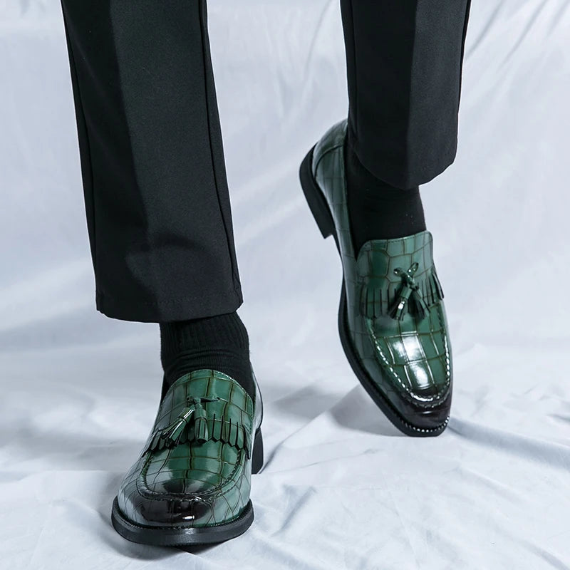 Maxy Classic Men's Casual Loafers Driving Shoes Moccasin Fashion Male Comfortable Slip-On Leather Shoes Men Green Tassel Dress Shoes