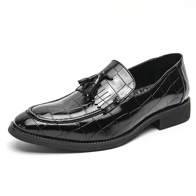 Maxy Classic Men's Casual Loafers Driving Shoes Moccasin Fashion Male Comfortable Slip-On Leather Shoes Men Green Tassel Dress Shoes