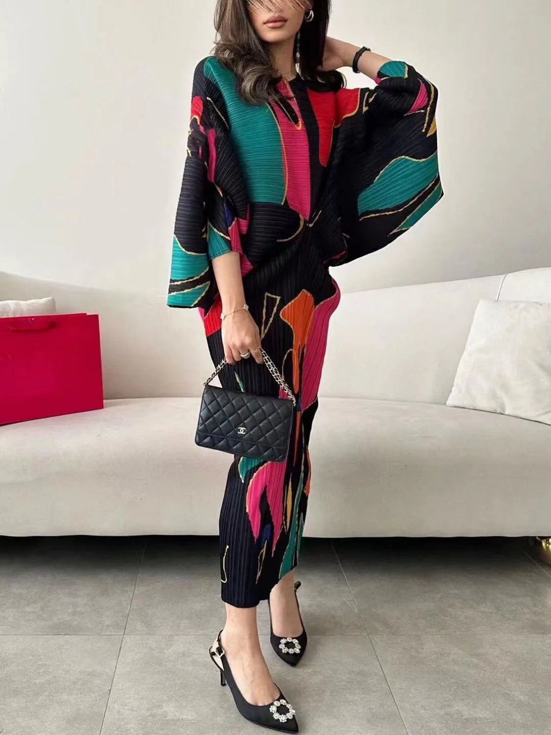 Maxy Pleated Dress Spring and Summer Elegant Graffiti Print Bat Sleeves Sexy Front and Back V-Neck Slim One Step Long Dress