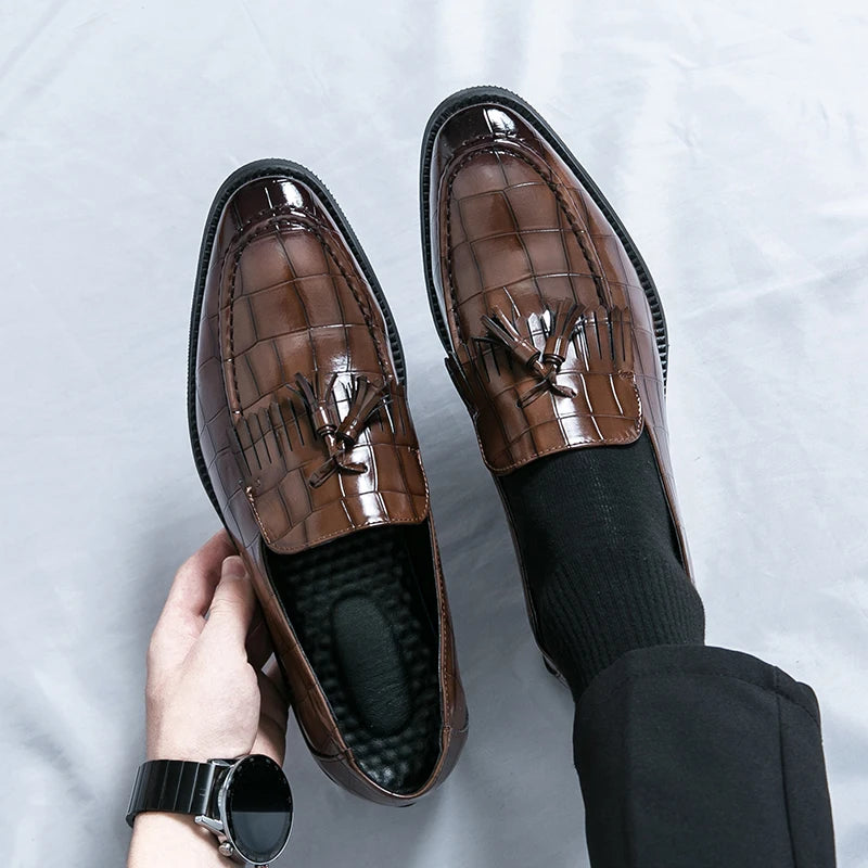 Maxy Classic Men's Casual Loafers Driving Shoes Moccasin Fashion Male Comfortable Slip-On Leather Shoes Men Green Tassel Dress Shoes
