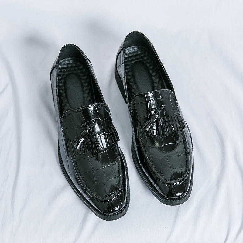 Maxy Classic Men's Casual Loafers Driving Shoes Moccasin Fashion Male Comfortable Slip-On Leather Shoes Men Green Tassel Dress Shoes