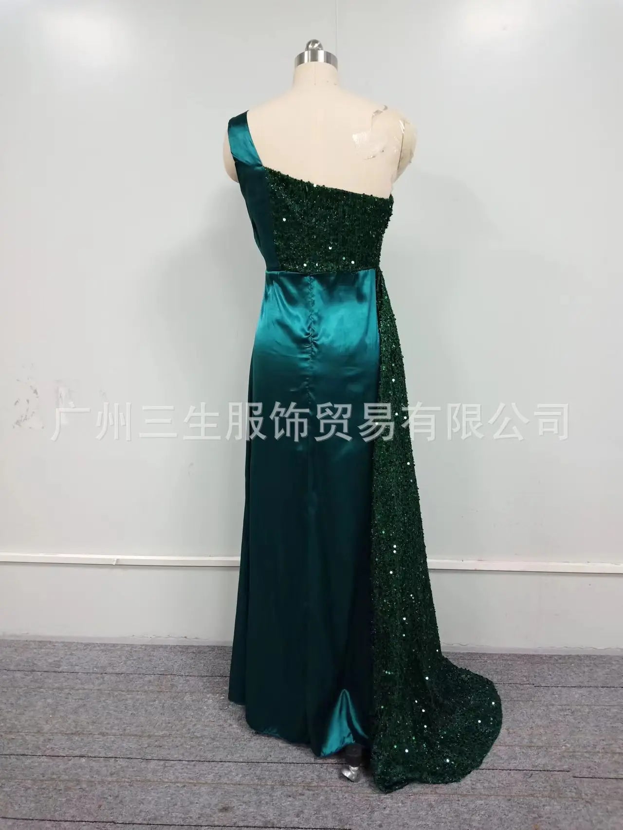 Maxy 2024 Female light luxury senior sense fishtail high-end banquet temperament hosted single off-the-shoulder dress evening gown