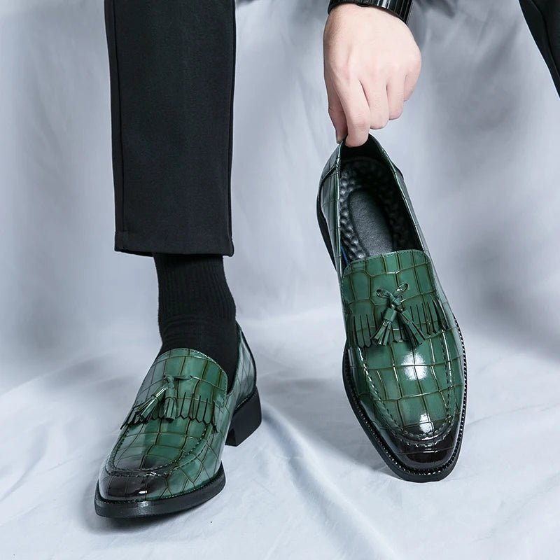 Maxy Classic Men's Casual Loafers Driving Shoes Moccasin Fashion Male Comfortable Slip-On Leather Shoes Men Green Tassel Dress Shoes
