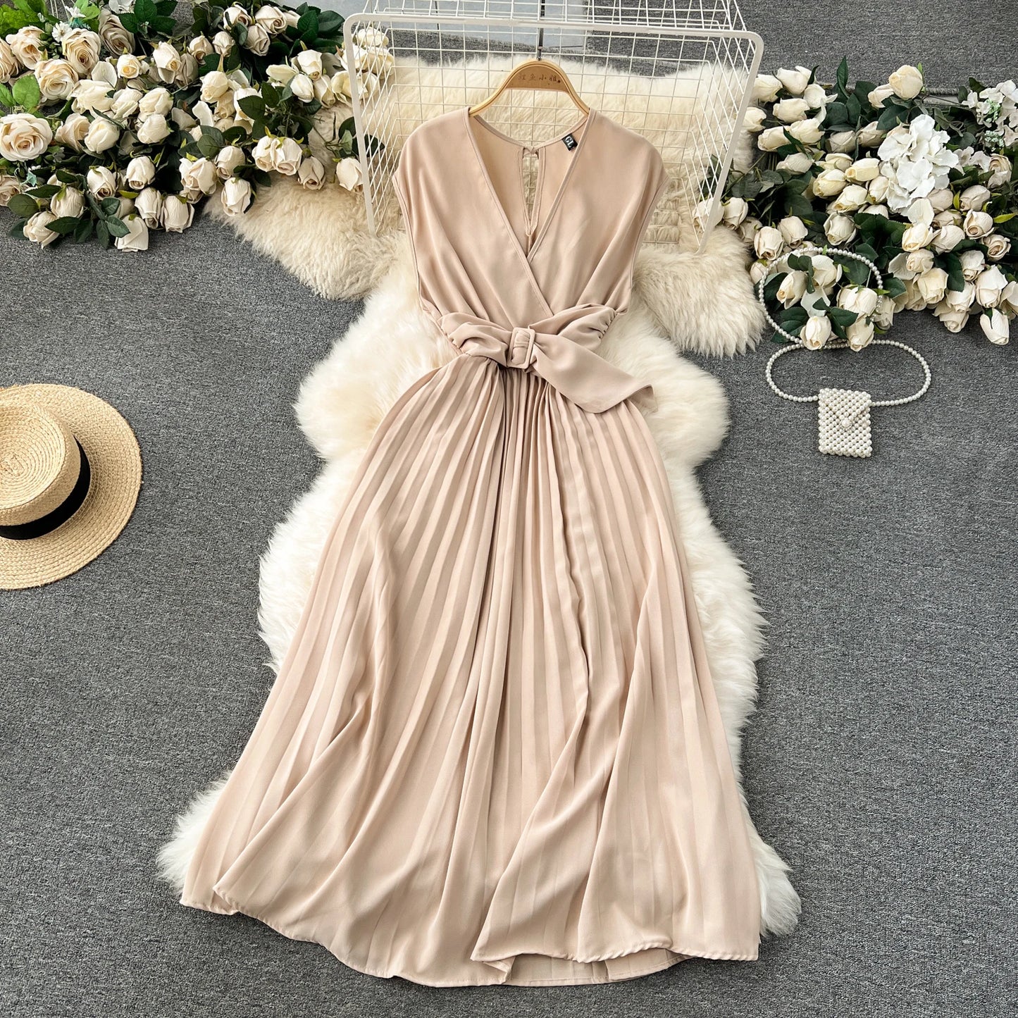 Babs French Vintage Elegant Pleated V-neck Dress A-line Fashion Chiffon Spring Autumn Sleeveless Vestidos Women Dresses